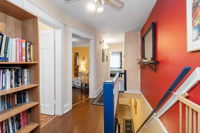 574 Coxwell Ave, House semidetached with 3 bedrooms, 3 bathrooms and 2 parking in Toronto ON | Image 11