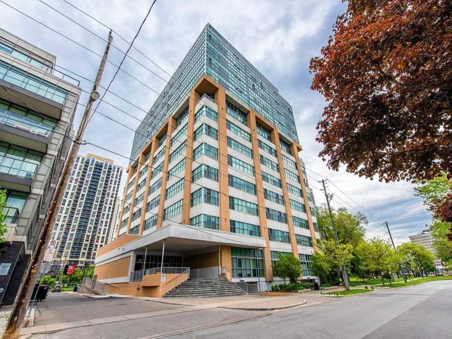 1013 - 2 Fieldway Rd, Condo with 2 bedrooms, 2 bathrooms and 1 parking in Toronto ON | Image 1