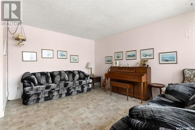 110 Milford Crescent, House detached with 2 bedrooms, 1 bathrooms and null parking in Regina SK | Image 5