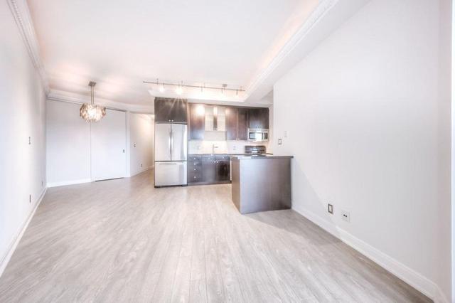Lph29 - 1 Shaw St, Condo with 2 bedrooms, 2 bathrooms and 1 parking in Toronto ON | Image 1