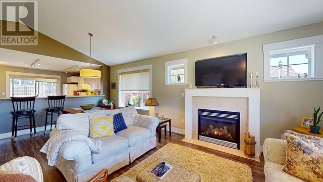 6262 Kevins Road, House detached with 3 bedrooms, 2 bathrooms and 4 parking in Sechelt BC | Image 6