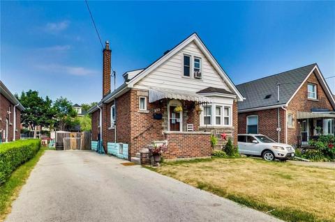 222 Houghton Avenue S, House detached with 4 bedrooms, 1 bathrooms and 3 parking in Hamilton ON | Card Image