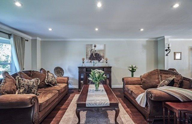 28 Vale Cres, House detached with 4 bedrooms, 4 bathrooms and 2 parking in Ajax ON | Image 4