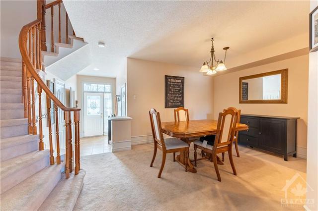 1039 Markwick Crescent, Townhouse with 3 bedrooms, 3 bathrooms and 3 parking in Ottawa ON | Image 9