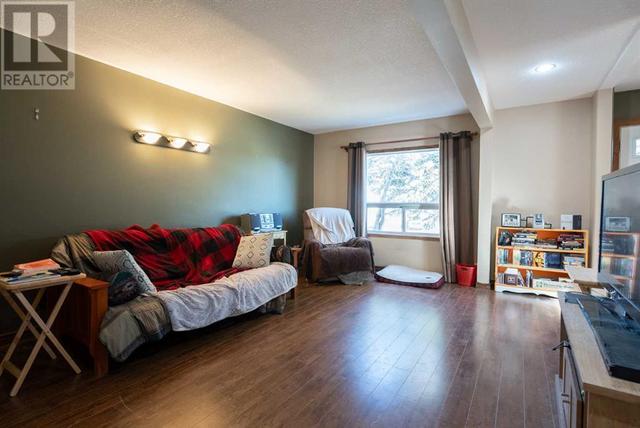 522 52 Avenue, House detached with 3 bedrooms, 1 bathrooms and 3 parking in Coalhurst AB | Image 22