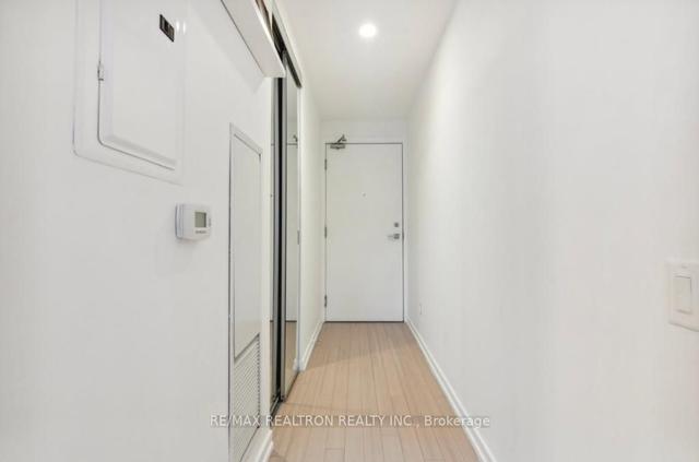 3702 - 101 Peter St, Condo with 0 bedrooms, 1 bathrooms and 0 parking in Toronto ON | Image 11