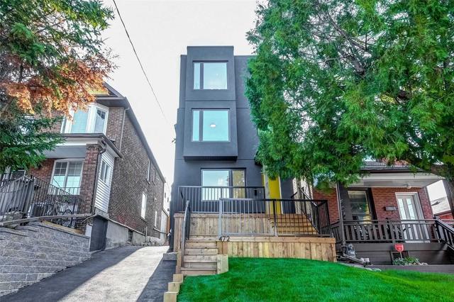 472 Westmount Ave, House detached with 3 bedrooms, 4 bathrooms and 3 parking in Toronto ON | Image 1