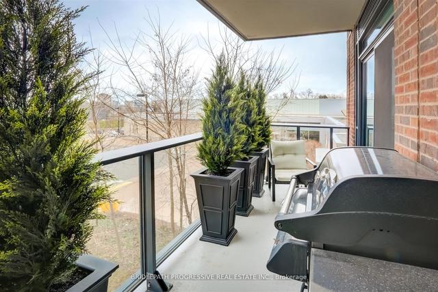 202 - 3 Southvale Dr, Condo with 3 bedrooms, 3 bathrooms and 2 parking in Toronto ON | Image 9