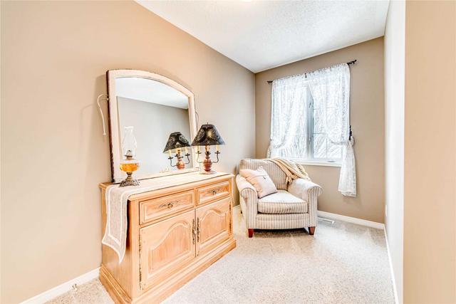 6 Redvers St, House detached with 3 bedrooms, 3 bathrooms and 4 parking in Whitby ON | Image 14