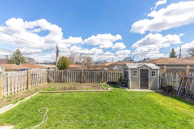 7 Harefield Dr, House detached with 3 bedrooms, 2 bathrooms and 5 parking in Toronto ON | Image 19