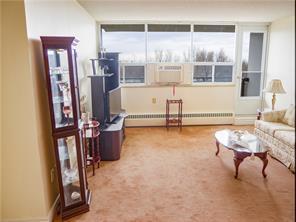807 - 212 Kerr St, Condo with 2 bedrooms, 1 bathrooms and 1 parking in Oakville ON | Image 8