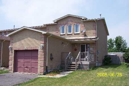 352 Bristol Cres, House attached with 3 bedrooms, 3 bathrooms and 2 parking in Oshawa ON | Image 1