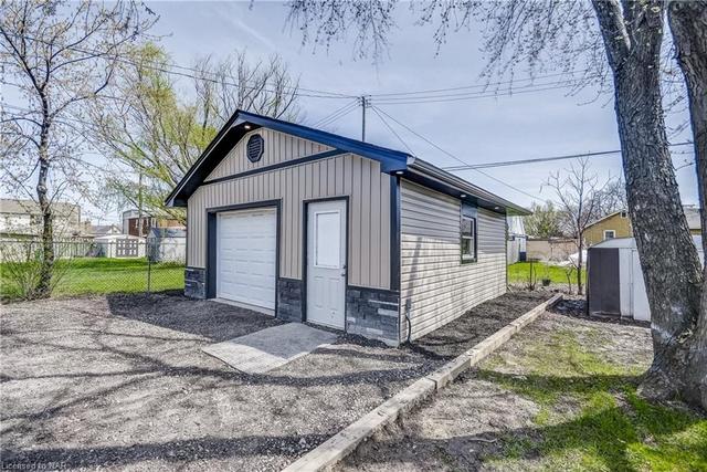 23 Blain Place, House detached with 3 bedrooms, 2 bathrooms and 7 parking in St. Catharines ON | Image 36
