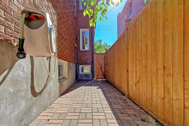 301 Parliament St, House semidetached with 3 bedrooms, 3 bathrooms and 2 parking in Toronto ON | Image 20