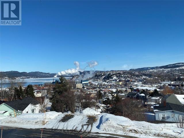 5 Webster Place, House detached with 4 bedrooms, 2 bathrooms and null parking in Corner Brook NL | Image 3