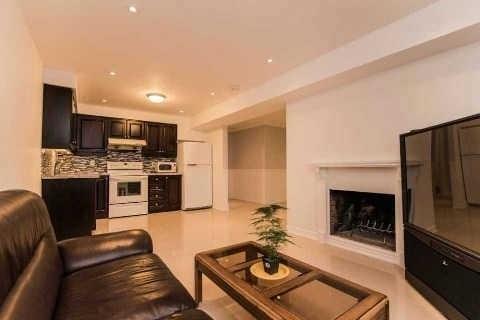 56 Chant Cres, House detached with 3 bedrooms, 4 bathrooms and 4 parking in Markham ON | Image 10