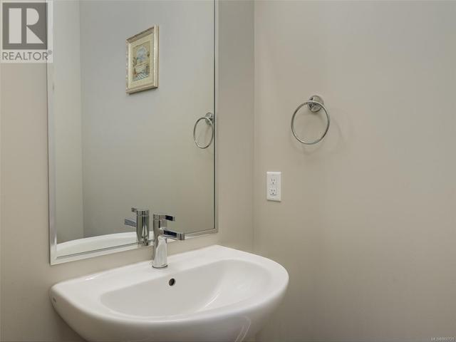 3416 Fuji Crt, House attached with 3 bedrooms, 3 bathrooms and 2 parking in Langford BC | Image 18