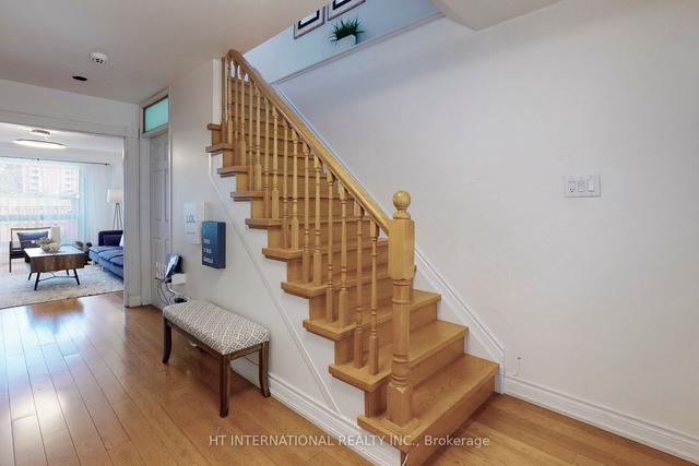 104 Valdor Dr, House semidetached with 3 bedrooms, 3 bathrooms and 4 parking in Toronto ON | Image 6