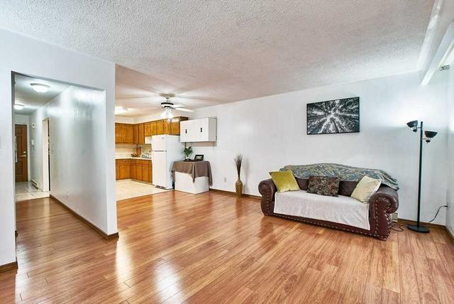 74 Halsey Ave, House attached with 3 bedrooms, 2 bathrooms and 3 parking in Toronto ON | Image 3