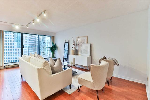 1613 - 55 Harbour Sq, Condo with 2 bedrooms, 2 bathrooms and 1 parking in Toronto ON | Image 36