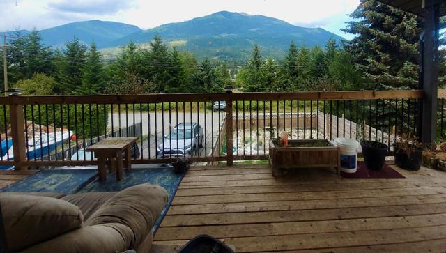 7814 Railway Avenue, House detached with 3 bedrooms, 3 bathrooms and 5 parking in Central Kootenay E BC | Image 44