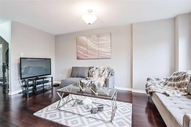 65 Root Cres, House attached with 3 bedrooms, 4 bathrooms and 1 parking in Ajax ON | Image 3