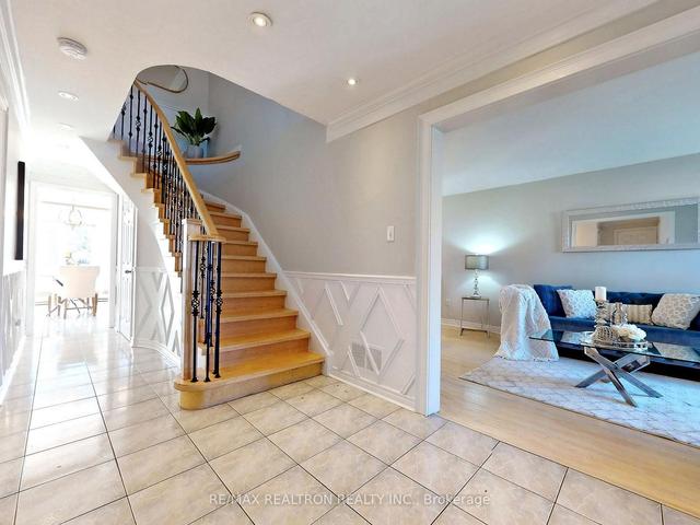 1605 Seguin Sq, House detached with 4 bedrooms, 5 bathrooms and 4 parking in Pickering ON | Image 10