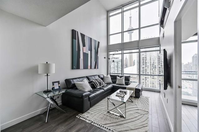 3208 - 15 Fort York Blvd, Condo with 2 bedrooms, 2 bathrooms and 1 parking in Toronto ON | Image 12
