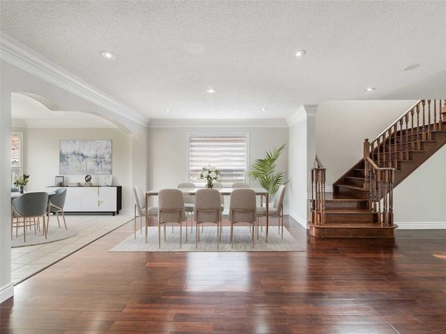 7 Twin Hills Cres, House semidetached with 3 bedrooms, 4 bathrooms and 2 parking in Vaughan ON | Image 4