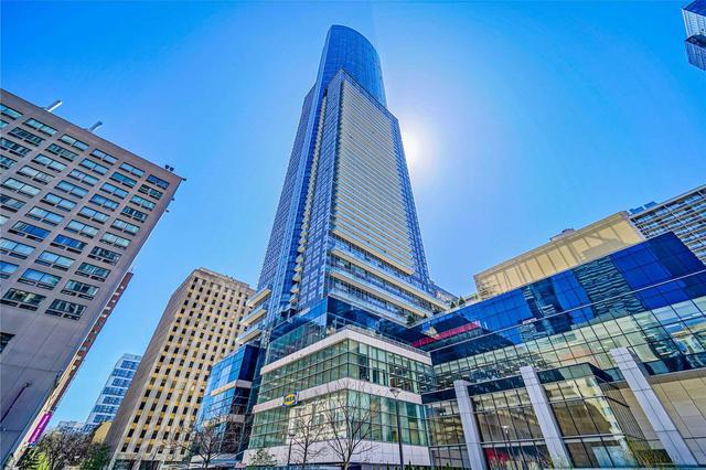 7712 - 388 Yonge St, Condo with 2 bedrooms, 2 bathrooms and 1 parking in Toronto ON | Image 1