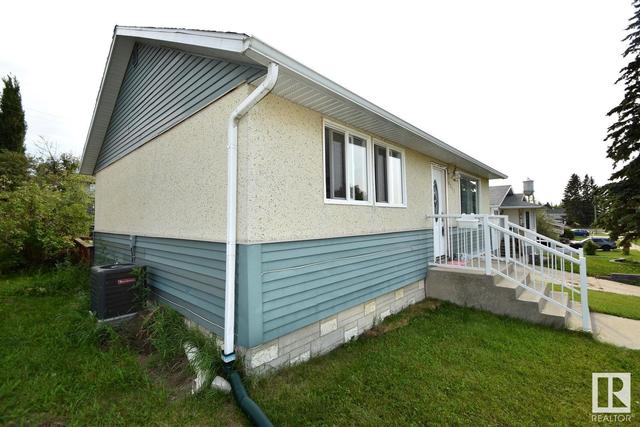4813 51 Av, House detached with 3 bedrooms, 1 bathrooms and null parking in Kitscoty AB | Image 22
