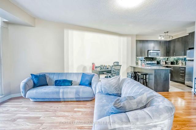 910 - 9235 Jane St, Condo with 1 bedrooms, 1 bathrooms and 1 parking in Vaughan ON | Image 2