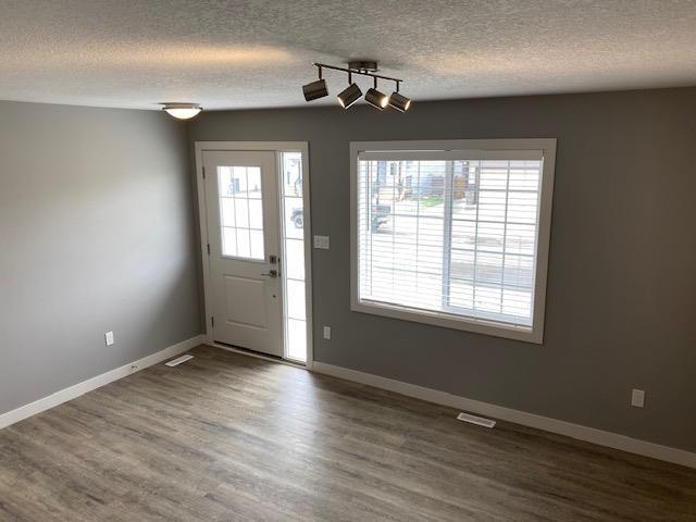 10601 114c Street, Home with 2 bedrooms, 1 bathrooms and 3 parking in Grande Prairie AB | Image 3
