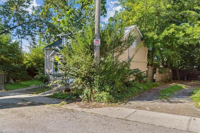 8 Lundy's Lane, House detached with 3 bedrooms, 1 bathrooms and 3 parking in St. Catharines ON | Image 20
