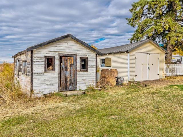 2425 13 Avenue, House detached with 3 bedrooms, 2 bathrooms and 4 parking in Red Deer County AB | Image 33