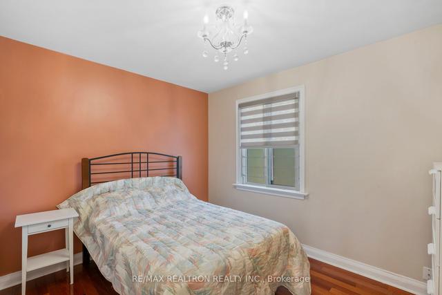 296 Empress Ave, House detached with 2 bedrooms, 2 bathrooms and 7 parking in Toronto ON | Image 2