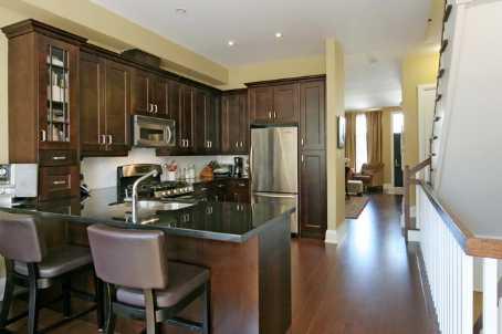 th 1 - 385 Brunswick Ave, Townhouse with 4 bedrooms, 4 bathrooms and 2 parking in Toronto ON | Image 5