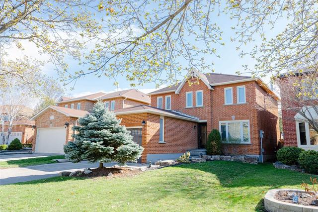 9 Halton Crt, House detached with 3 bedrooms, 4 bathrooms and 6 parking in Markham ON | Image 1