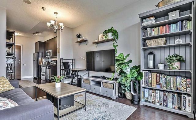 2208 - 23 Sheppard Ave E, Condo with 1 bedrooms, 1 bathrooms and 0 parking in Toronto ON | Image 2
