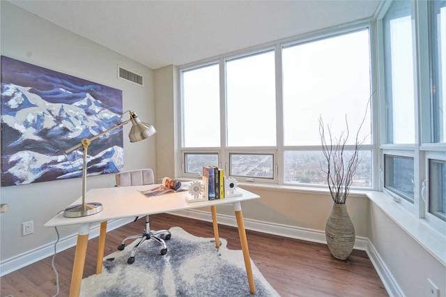2112 - 15 Greenview Ave, Condo with 2 bedrooms, 2 bathrooms and 1 parking in Toronto ON | Image 3