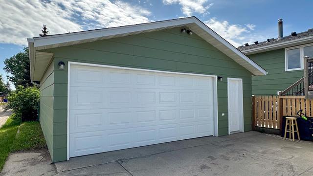 5218 Silverpark Close, House detached with 6 bedrooms, 3 bathrooms and 5 parking in Olds AB | Image 2