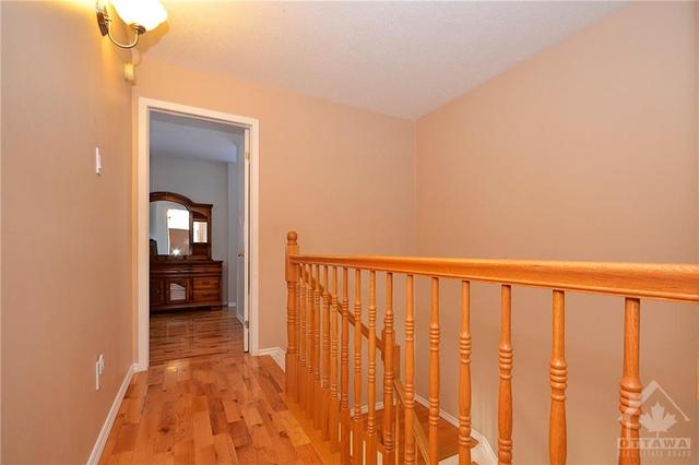 623 Deancourt Crescent, Townhouse with 3 bedrooms, 3 bathrooms and 3 parking in Ottawa ON | Image 18