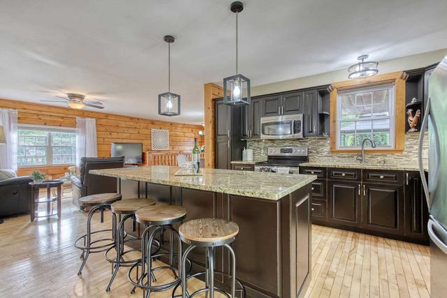 3514 Buck Point Rd, House detached with 3 bedrooms, 3 bathrooms and 9 parking in South Frontenac ON | Image 3