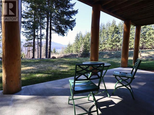 2589 Airstrip Road, House detached with 3 bedrooms, 3 bathrooms and 2 parking in Columbia Shuswap F BC | Image 46