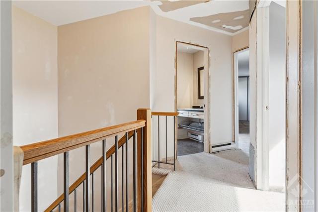71 Compata Way, Townhouse with 4 bedrooms, 2 bathrooms and 2 parking in Ottawa ON | Image 13