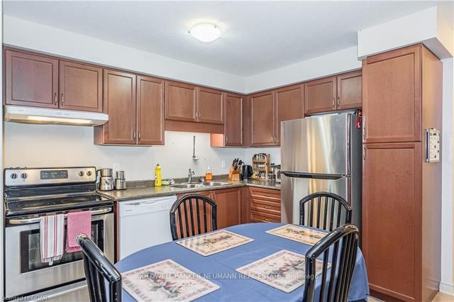 86 Lambeth Way, Townhouse with 3 bedrooms, 3 bathrooms and 2 parking in Guelph ON | Image 6
