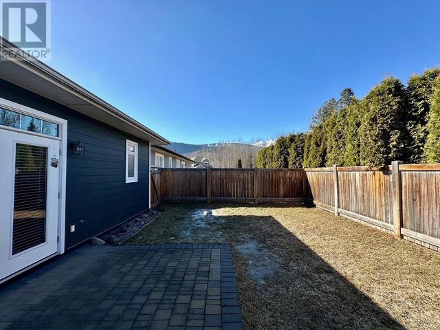 3272 Third Avenue, House attached with 2 bedrooms, 2 bathrooms and null parking in Smithers BC | Image 24