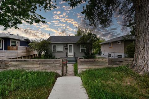 2049 27 Street Se, House detached with 3 bedrooms, 2 bathrooms and 4 parking in Calgary AB | Card Image