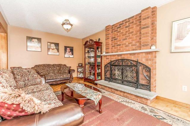 5 Foxtail Rd, House detached with 4 bedrooms, 4 bathrooms and 6 parking in Brampton ON | Image 6