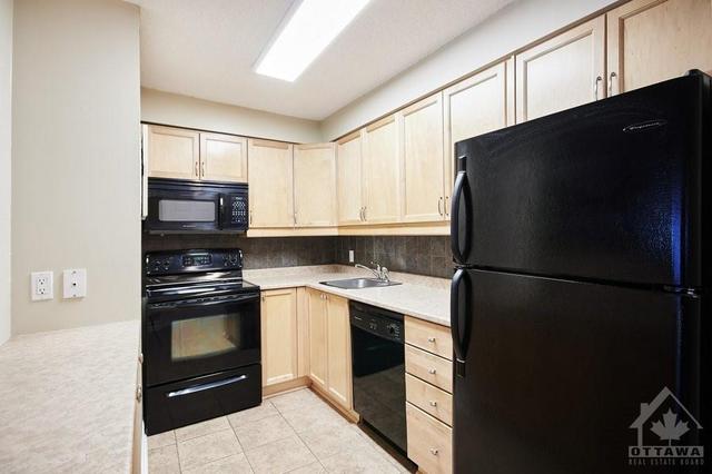 101 - 225 Alvin Road, Condo with 2 bedrooms, 2 bathrooms and 1 parking in Ottawa ON | Image 9
